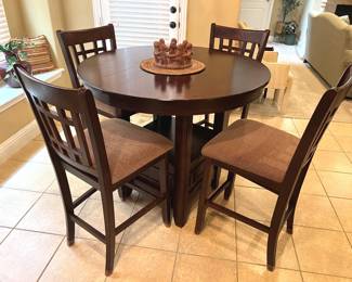 Dinette set 42"D - includes table, 1 leaf and 4 chairs