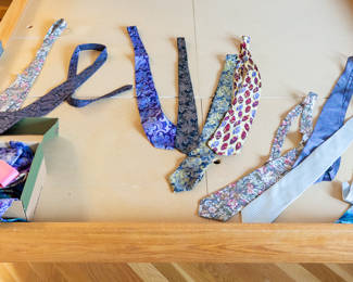 beautiful silk ties, large lot of Jerry Garcia ties