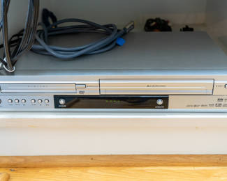 DVD, VHS player. 40.0