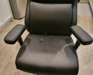 We have 4 desk chairs that will be for sale 