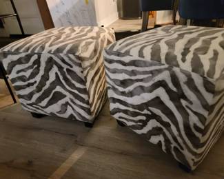 Pier 1 ottomans