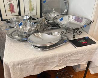 Serving pieces
