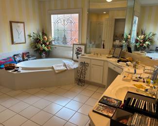 Decorative accessories, misc bathroom