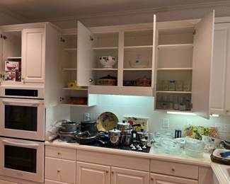 Full kitchen