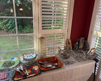Serving pieces