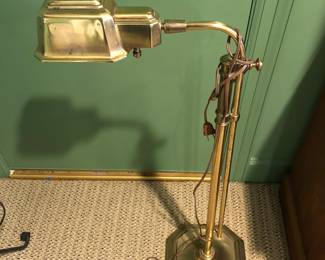 Stiffle floor lamp