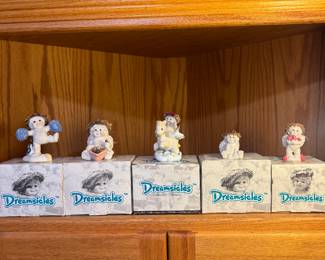 Dreamsicle figurine