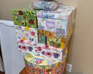 Storage containers