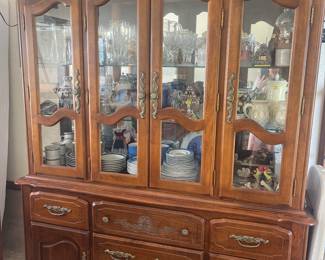 Broyhill Premier China Caninet $750