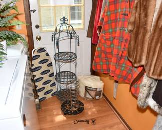 719Laundry Room