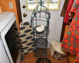 709Laundry Room