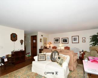 032Living Room