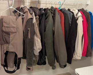 SUPER QUALITIY Men's jackets - Gortex, Cabela's, L.L. Bean, Columbia - most price between $10-$20 