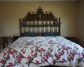 Pagoda Spanish Spindle Bed