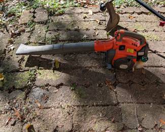 Husqvarna 125B Leaf Blower