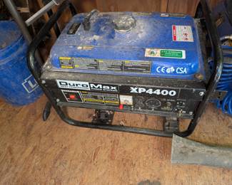 DuroMax XP4400 Portable Gas Generator