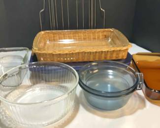 Pyrex Lot More