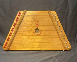 Lap Harp or Nepenenoyka