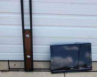 32 Sony TV With Mount
