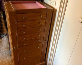 Jewelry armoire
