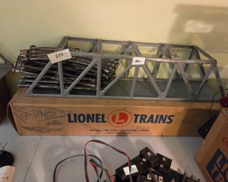 #274	Vintage Lionel O Gauge Trestle Bridge #317 with box	 $20.00 
