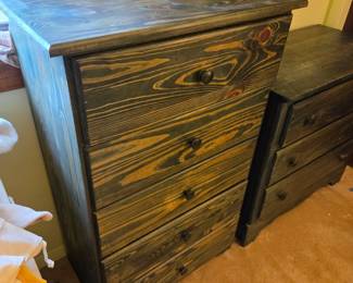 #148	Pine 5 Drawer Chest of Drawers - 25.5x15x40	 $50.00 
