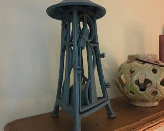 #138	Cast Iron Green Lantern w/dragonfly - 14" Tall	 $25.00 
