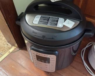 #178	6 quart Instapot	 $30.00 
