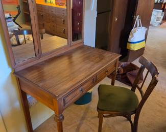 #141	Wood Vanity w/triple Mirror 1 drawers w/chair (has missing back spindle) - 36x20x30.5 Vanity	 $65.00 
