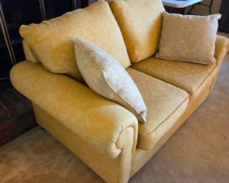 #123	Moorestown Thistle Gold Upholstered love seat w/loose back cushions - 67" Long	 $60.00 
