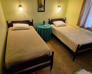 #152	Wood Twin Bed w/wood side rails & Slats	 $50.00 
#153	Wood Twin Bed w/wood side rails & Slats	 $50.00 
