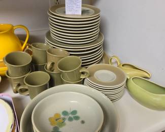 #182	Francisan Eathenware "Pebble Beach" Mixed Set	 $122.00 
