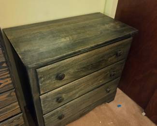 #147	Pine 3 Drawer Chest of Drawers - 30x16x29.5	 $40.00 
