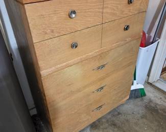 #189	Wood 5 Drawer Chest of Drawers (as is finish top) 32.5x17.5x45	 $45.00 
