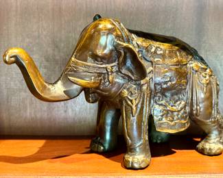 $250. Heavy antique ornate bronze elephant statue. 14"x6"x9"