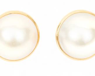 Lot 57 | Pair of Mabe Pearl (6.5 Mm) 14k Yellow Gold Earrings Dia. 0.75" 2 PCS