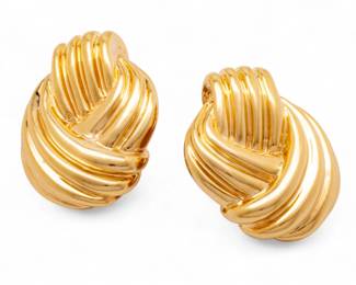 Lot 17 | Fluted, Knot-style 14kt Yellow Gold Ear Clips H 1" 32 g