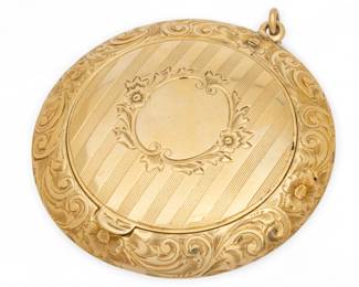 Lot 61 | 14K Yellow Gold Make up Case with Mirror Dia. 2" 26 g 1 PC
