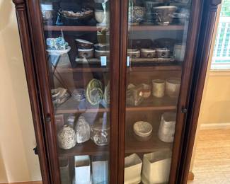 Side cabinet