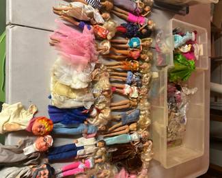 hand puppets that go with theater Barbie 1976-1990s
