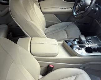 2017 Audi Q7 with 49500 miles - owned and loved by grandma. This is a really really nice cream puff car - price drop to $19,000! We have the title in hand. Take it home!