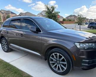 2017 Audi Q7 with 49500 miles - owned and loved by grandma. This is a really really nice cream puff car - price drop to $19,000! We have the title in hand. Take it home!