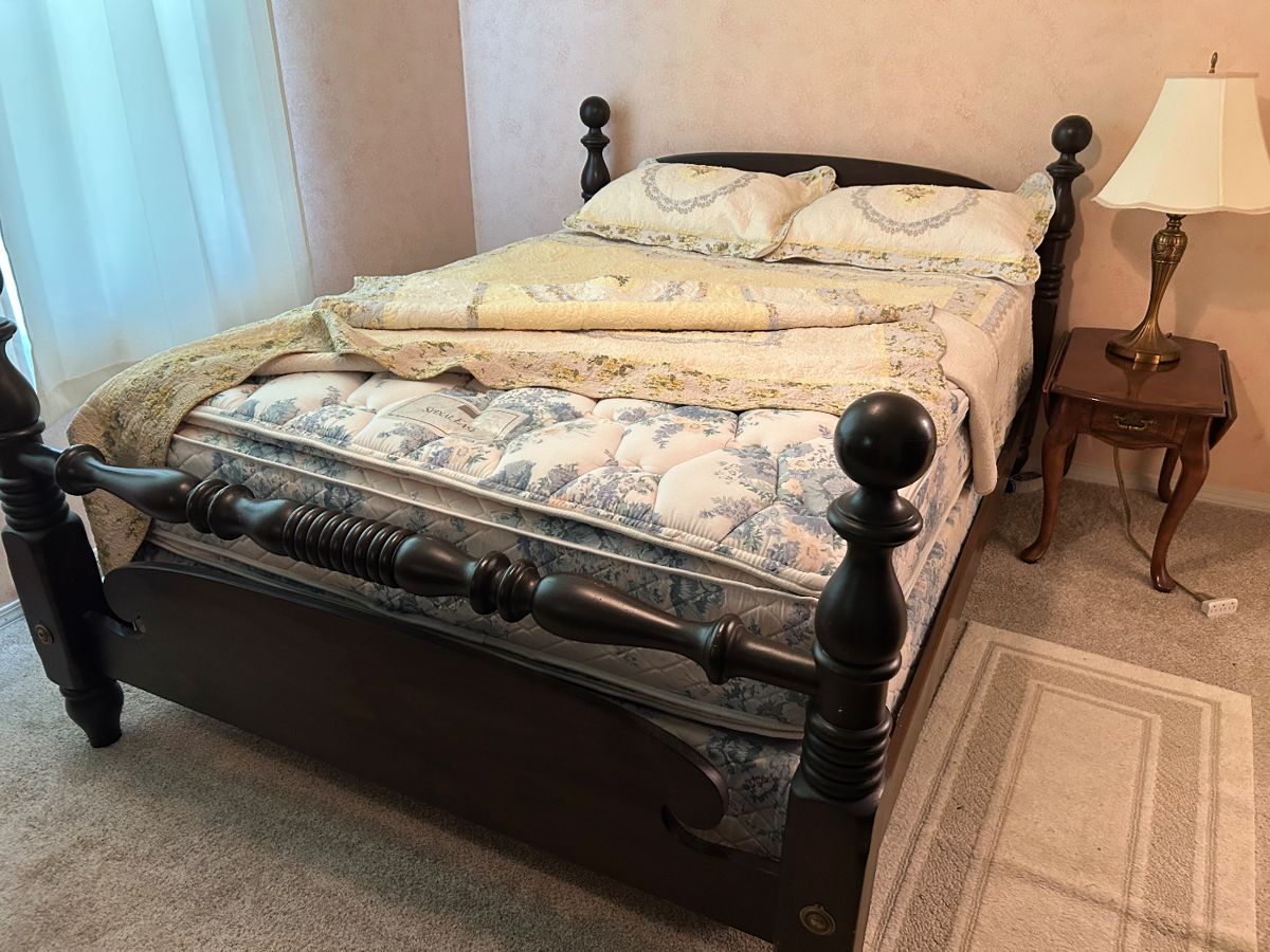 Ethen Allen knotty pine cannon ball bed