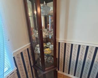 Corner curio cabinet