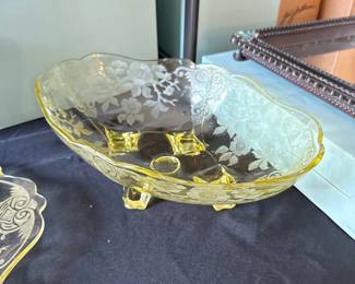Cambridge Apple Blossom Yellow Glass Footed Bowl