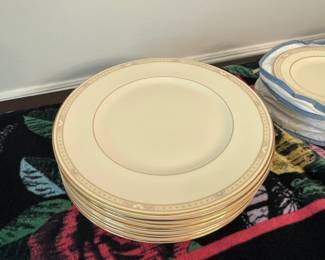 Royal Daulton Cassandra China Dinner Plates