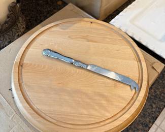 Round Wood Cheese board and knife