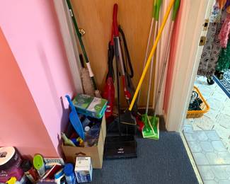 Vacuums & Sweepers 