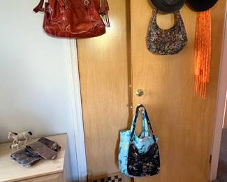 Ladies Hats & Handbags 