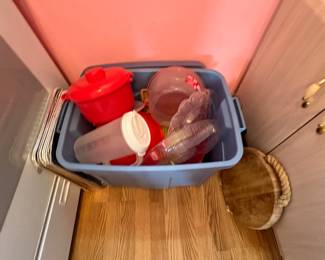 Tupperware 